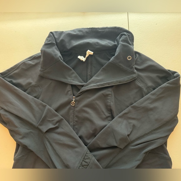 Lululemon asymmetrical quarter zip jacket Run Reflect Pullover Sz 12 - Picture 12 of 15